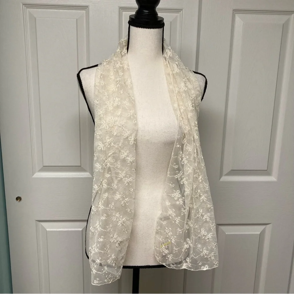 NWT 1980s Vintage Sheer Lace scarf. Cream colored. 55x12.5 inches